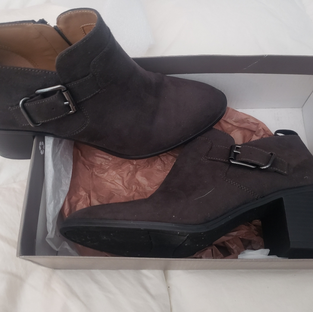 Grey Booties - Picture 2 of 10